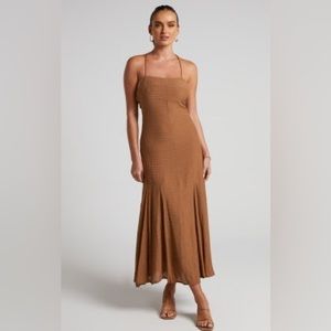 Romarie Midi Dress in Brown